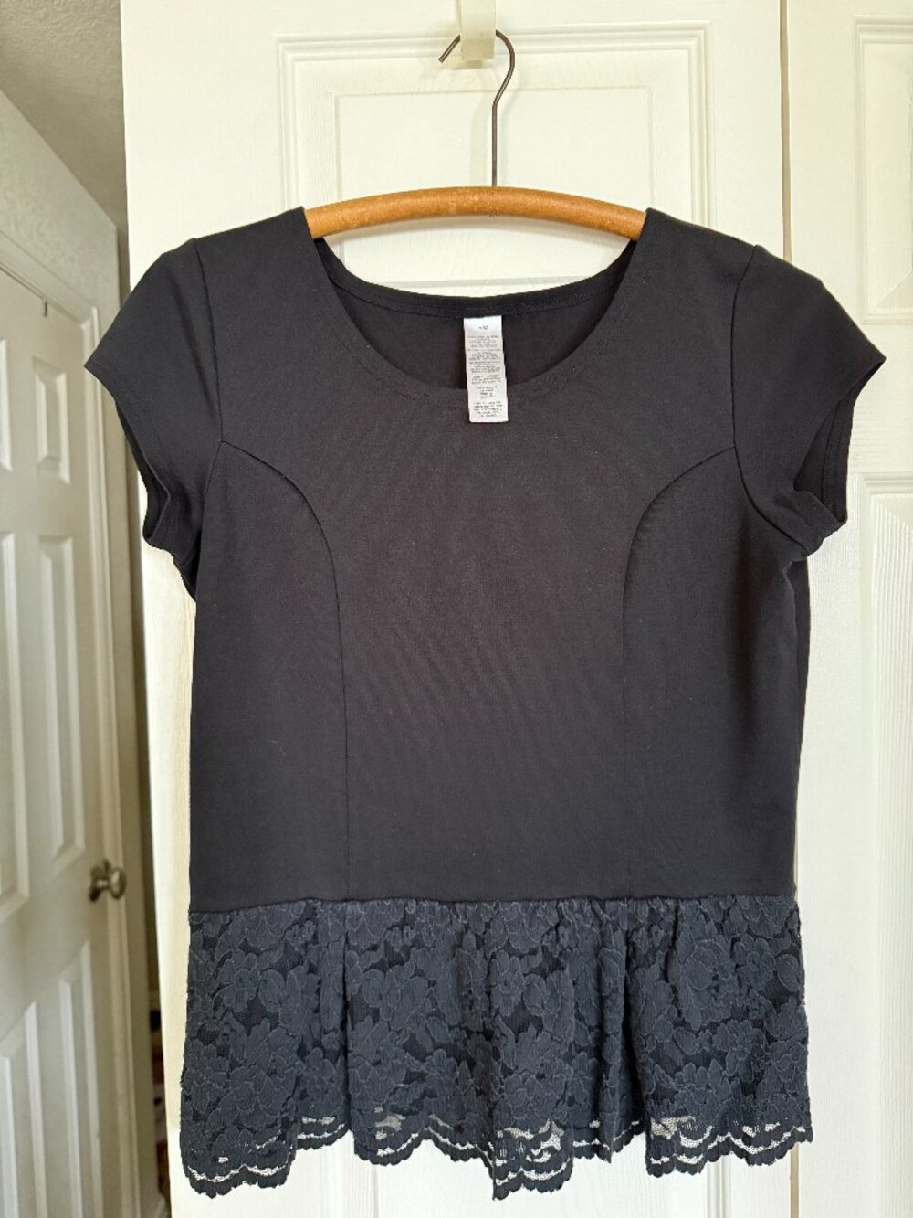 Scoop neck peplum top with lace bottom